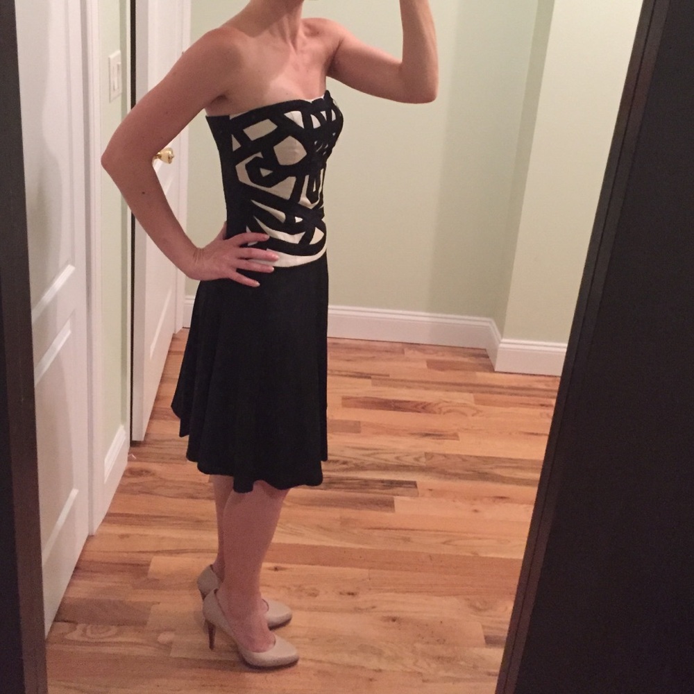 Reiss Black and White Strapless Fit and Flare Dress - Picture 3 of 3